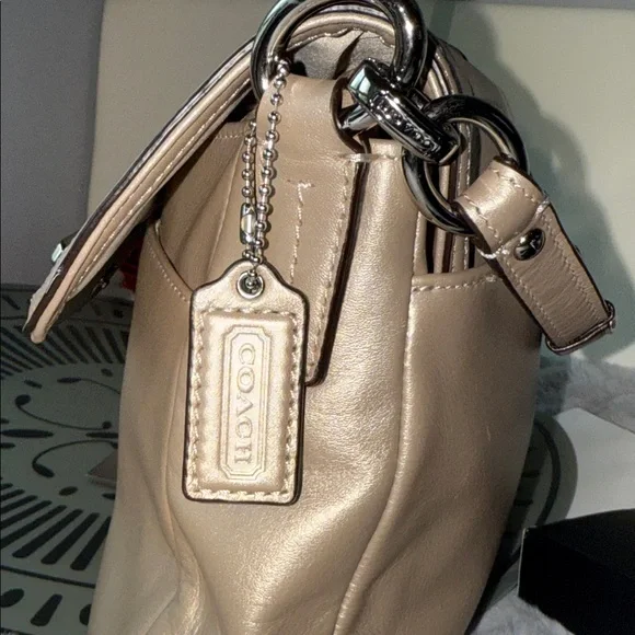 Coach Beige Leather Shoulder Bag - Picture 4 of 12